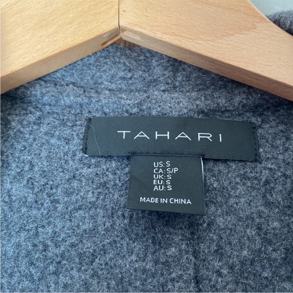 Tahari Woman’s Gray and Navy Blue Wool Cape/Poncho - Picture 2 of 5